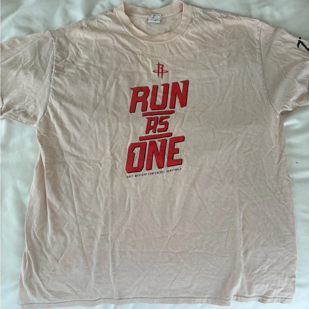 Houston Rockets Tshirt - Picture 1 of 3
